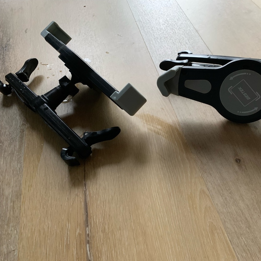 Car headrest screen mounts set of 2